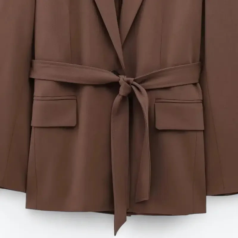 Blazer Feminino Alfaiataria Marrom Beatrice - ZARIF, zoom na parte inferior frontal