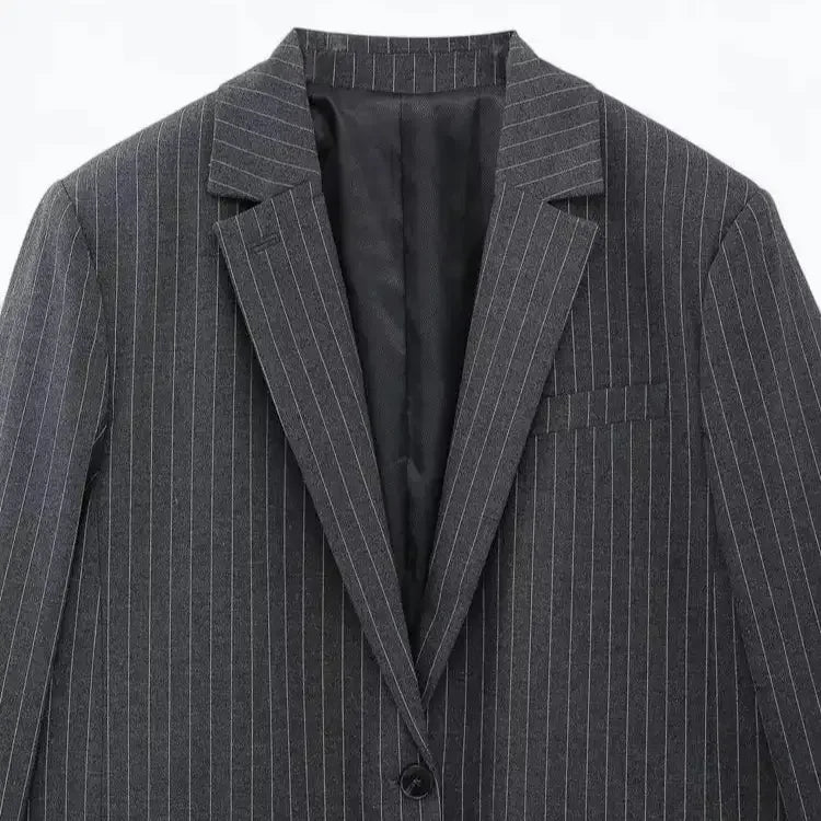 Blazer Feminino Risca de Giz Cinza Lauren - ZARIF, zoom na parte frontal