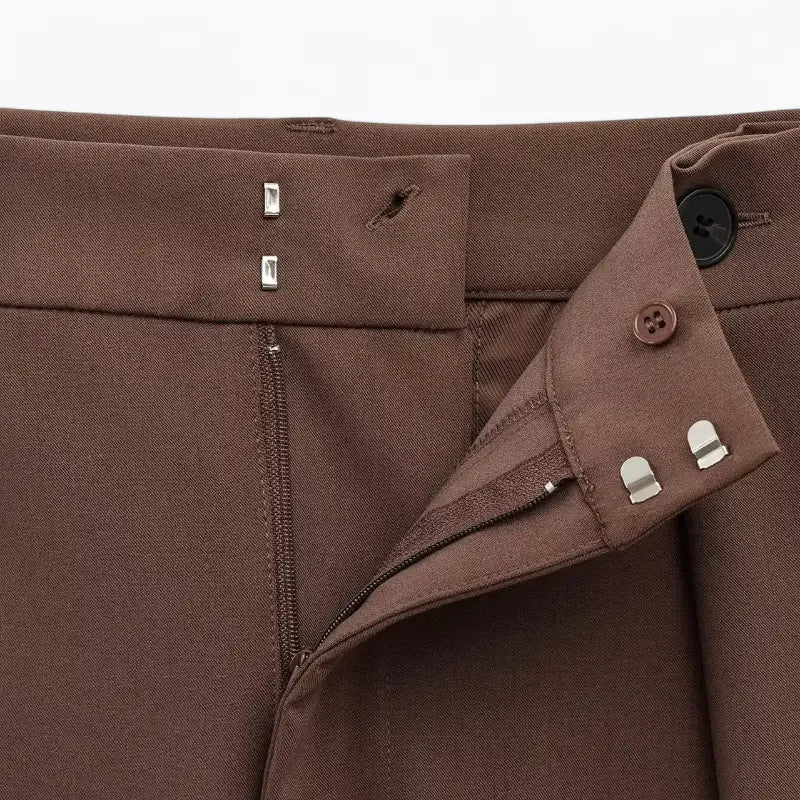 Calça Alfaiataria Feminina Marrom Beatrice - ZARIF, vista da abertura da calça