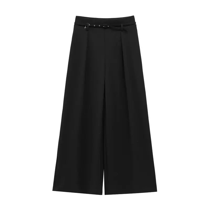 Calça pantalona feminina de alfaiataria preta, com cintura alta, cinto fino ajustável e pregas frontais, exibida em fundo branco.