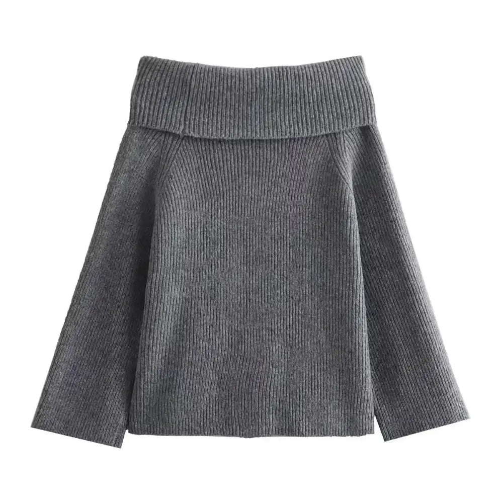 Vista traseira do suéter feminino cinza com decote ombro a ombro canelado e mangas longas, exibido em fundo branco.
